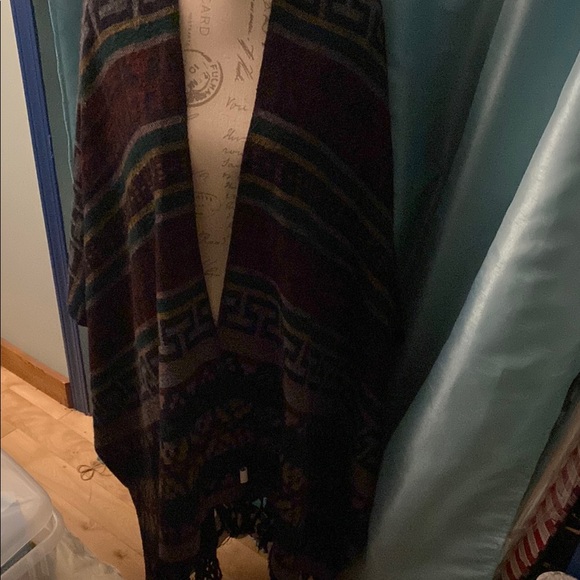 Multicolor Patterned Shawl - Picture 3 of 4